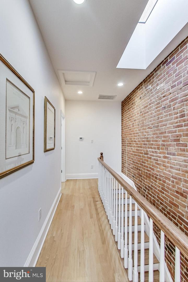 251 8TH ST NE, WASHINGTON, District Of Columbia 20002, 6 Bedrooms Bedrooms, ,6 BathroomsBathrooms,Residential,For sale,251 8TH ST NE,DCDC2202406 MLS # DCDC2202406
