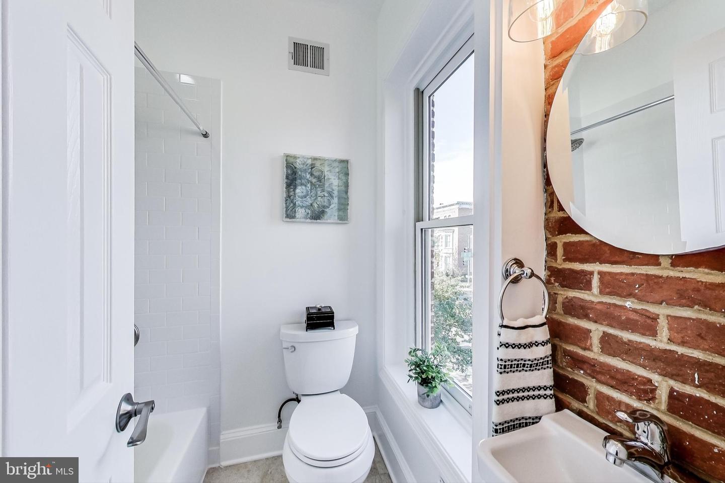 251 8TH ST NE, WASHINGTON, District Of Columbia 20002, 6 Bedrooms Bedrooms, ,6 BathroomsBathrooms,Residential,For sale,251 8TH ST NE,DCDC2202406 MLS # DCDC2202406