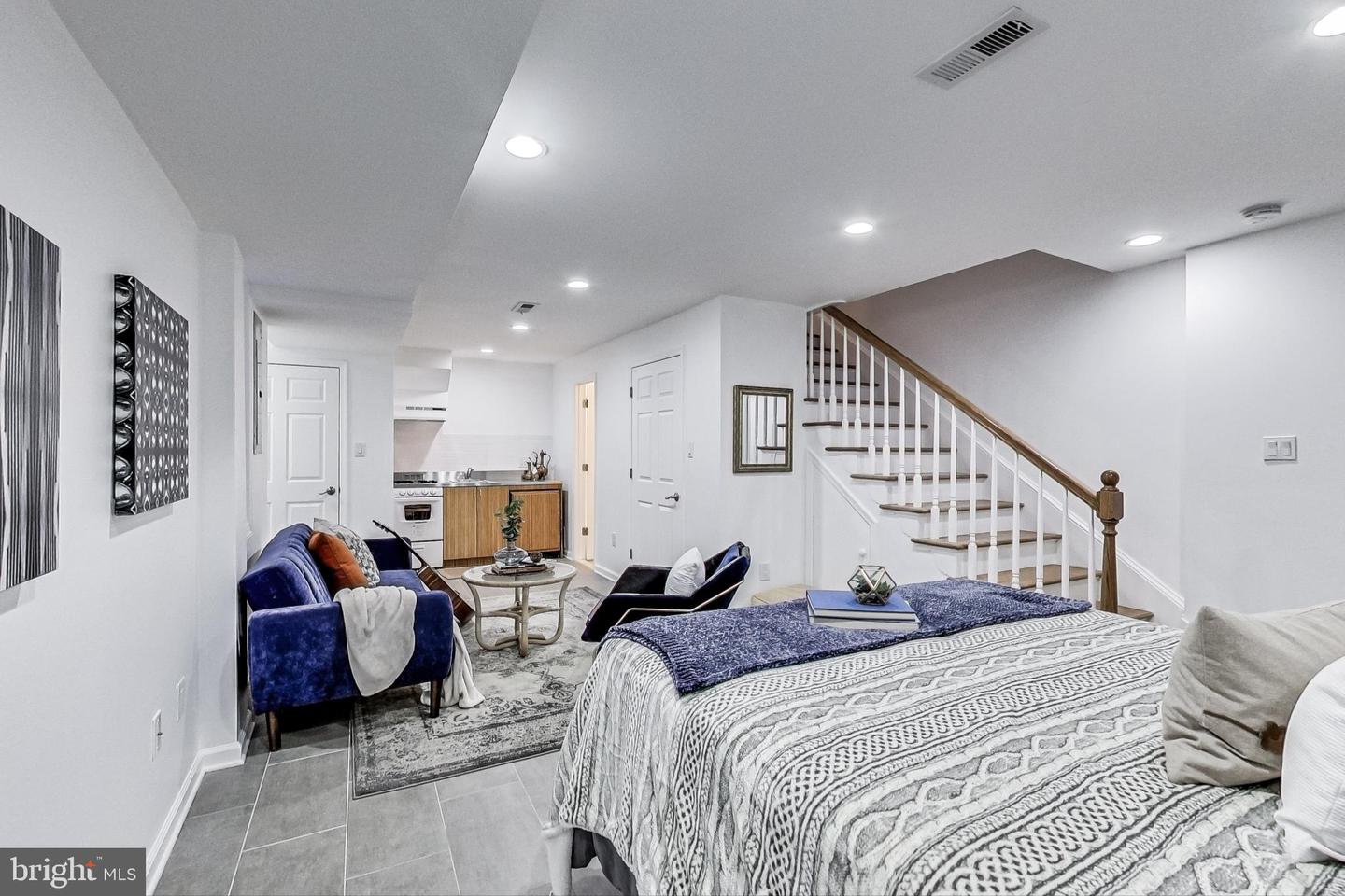 251 8TH ST NE, WASHINGTON, District Of Columbia 20002, 6 Bedrooms Bedrooms, ,6 BathroomsBathrooms,Residential,For sale,251 8TH ST NE,DCDC2202406 MLS # DCDC2202406