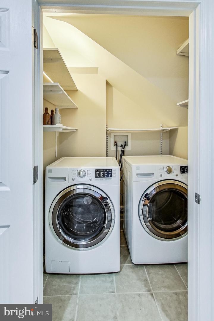 251 8TH ST NE, WASHINGTON, District Of Columbia 20002, 6 Bedrooms Bedrooms, ,6 BathroomsBathrooms,Residential,For sale,251 8TH ST NE,DCDC2202406 MLS # DCDC2202406