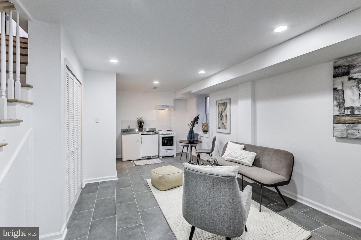 251 8TH ST NE, WASHINGTON, District Of Columbia 20002, 6 Bedrooms Bedrooms, ,6 BathroomsBathrooms,Residential,For sale,251 8TH ST NE,DCDC2202406 MLS # DCDC2202406