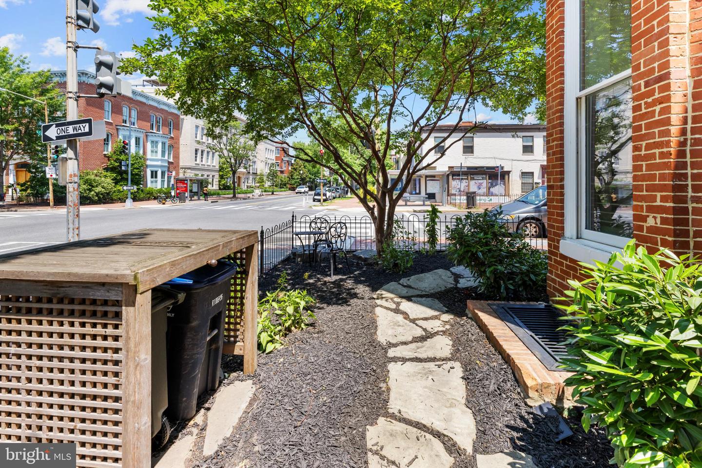 251 8TH ST NE, WASHINGTON, District Of Columbia 20002, 6 Bedrooms Bedrooms, ,6 BathroomsBathrooms,Residential,For sale,251 8TH ST NE,DCDC2202406 MLS # DCDC2202406