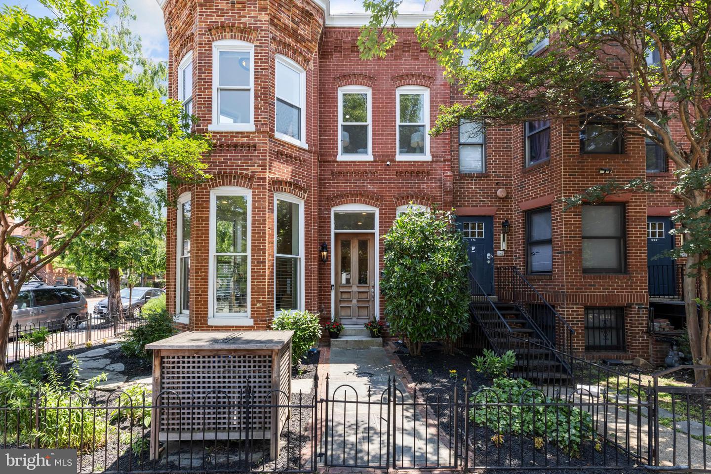 251 8TH ST NE, WASHINGTON, District Of Columbia 20002, 6 Bedrooms Bedrooms, ,6 BathroomsBathrooms,Residential,For sale,251 8TH ST NE,DCDC2202406 MLS # DCDC2202406