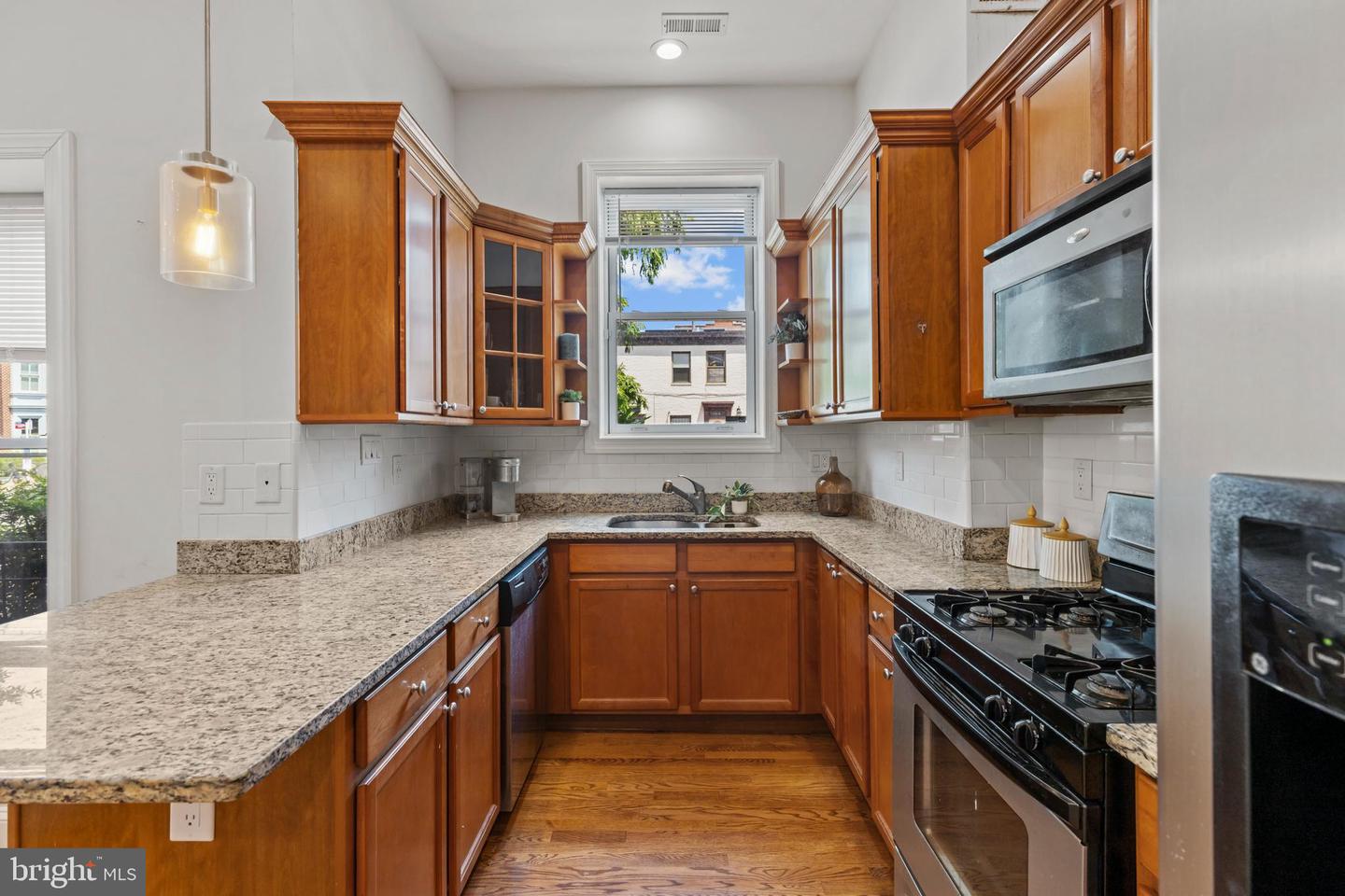 251 8TH ST NE, WASHINGTON, District Of Columbia 20002, 6 Bedrooms Bedrooms, ,6 BathroomsBathrooms,Residential,For sale,251 8TH ST NE,DCDC2202406 MLS # DCDC2202406
