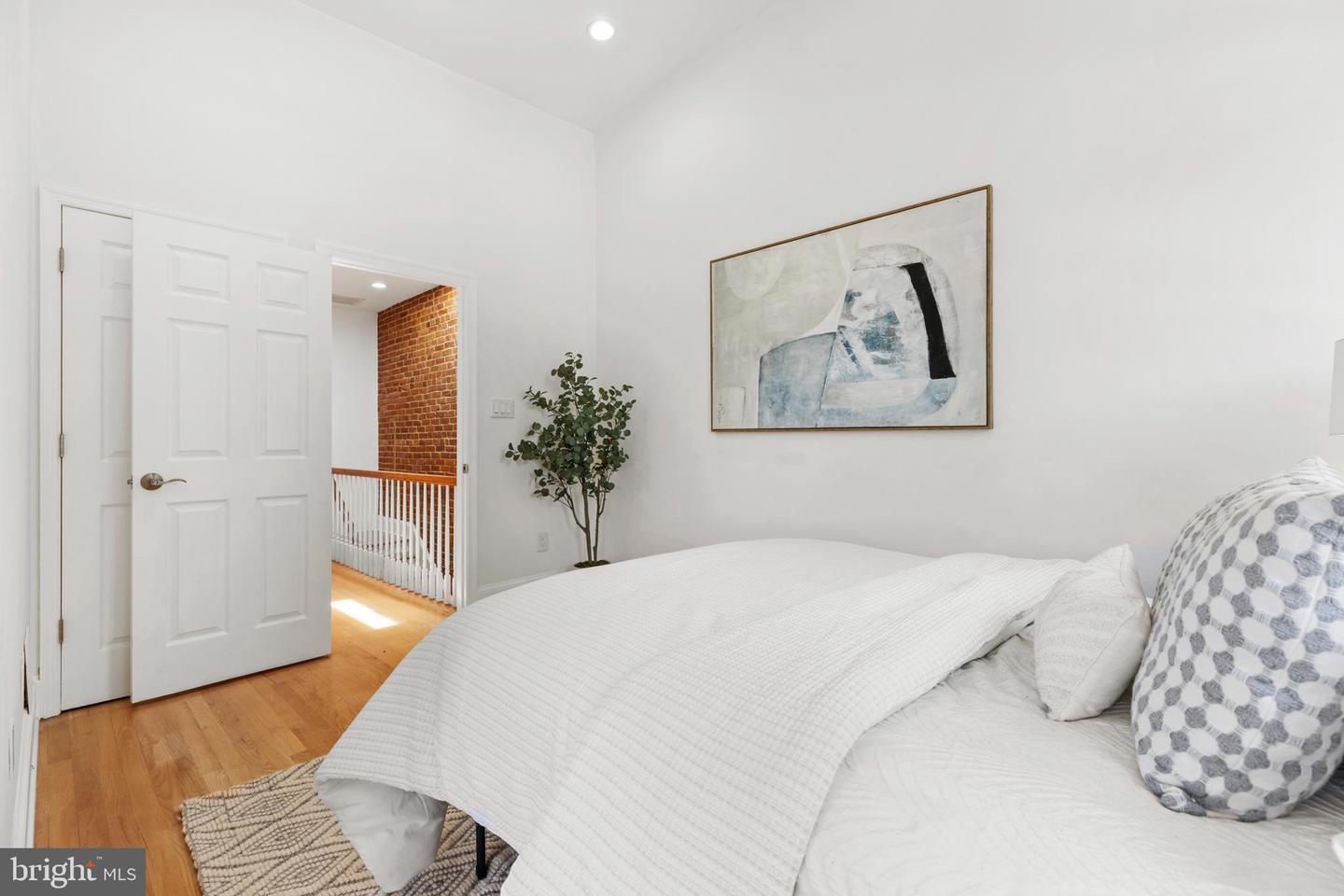 251 8TH ST NE, WASHINGTON, District Of Columbia 20002, 6 Bedrooms Bedrooms, ,6 BathroomsBathrooms,Residential,For sale,251 8TH ST NE,DCDC2202406 MLS # DCDC2202406
