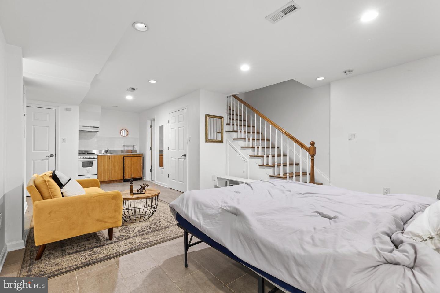251 8TH ST NE, WASHINGTON, District Of Columbia 20002, 6 Bedrooms Bedrooms, ,6 BathroomsBathrooms,Residential,For sale,251 8TH ST NE,DCDC2202406 MLS # DCDC2202406