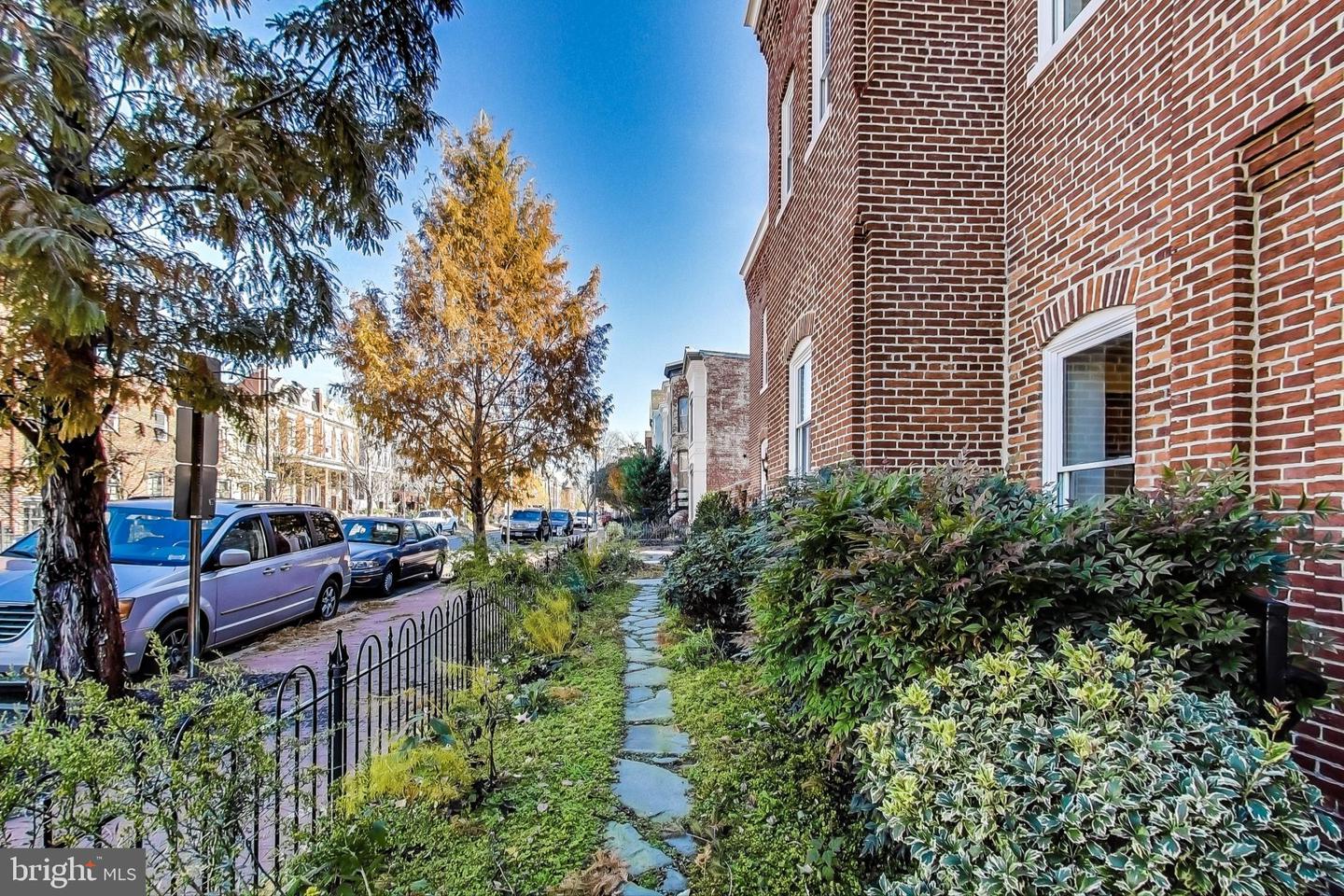 251 8TH ST NE, WASHINGTON, District Of Columbia 20002, 6 Bedrooms Bedrooms, ,6 BathroomsBathrooms,Residential,For sale,251 8TH ST NE,DCDC2202406 MLS # DCDC2202406