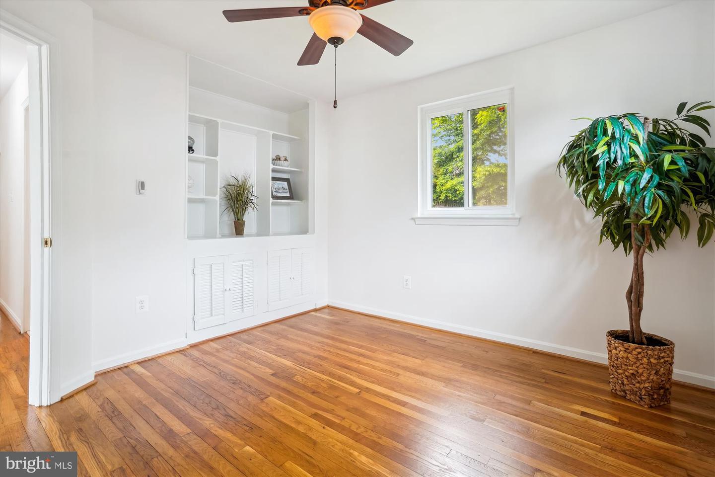 5420 EASTBOURNE DR, SPRINGFIELD, Virginia 22151, 5 Bedrooms Bedrooms, ,2 BathroomsBathrooms,Residential,For sale,5420 EASTBOURNE DR,VAFX2243196 MLS # VAFX2243196