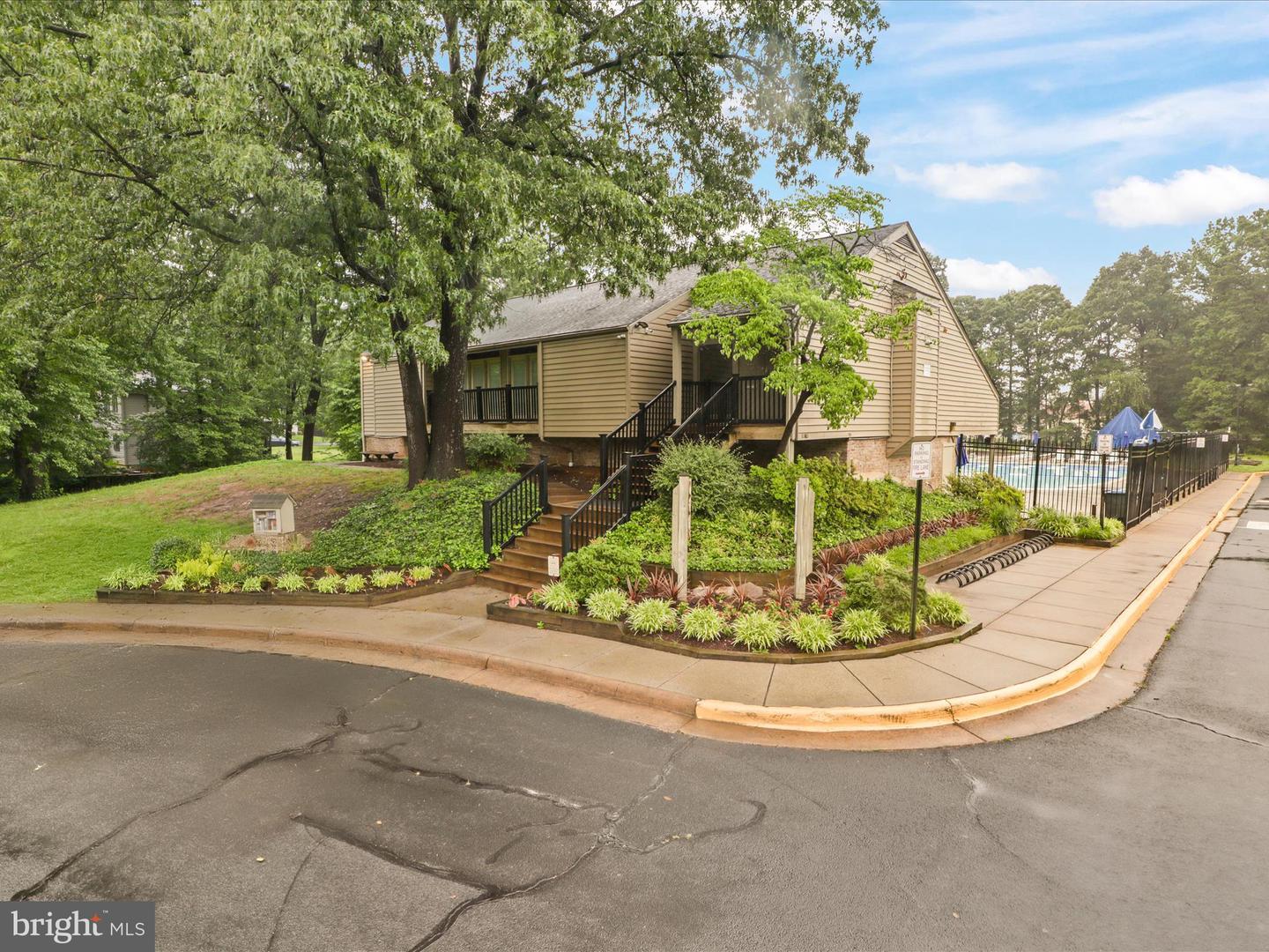 1544 HIDDENBROOK DR, HERNDON, Virginia 20170, 3 Bedrooms Bedrooms, ,2 BathroomsBathrooms,Residential,For sale,1544 HIDDENBROOK DR,VAFX2243372 MLS # VAFX2243372