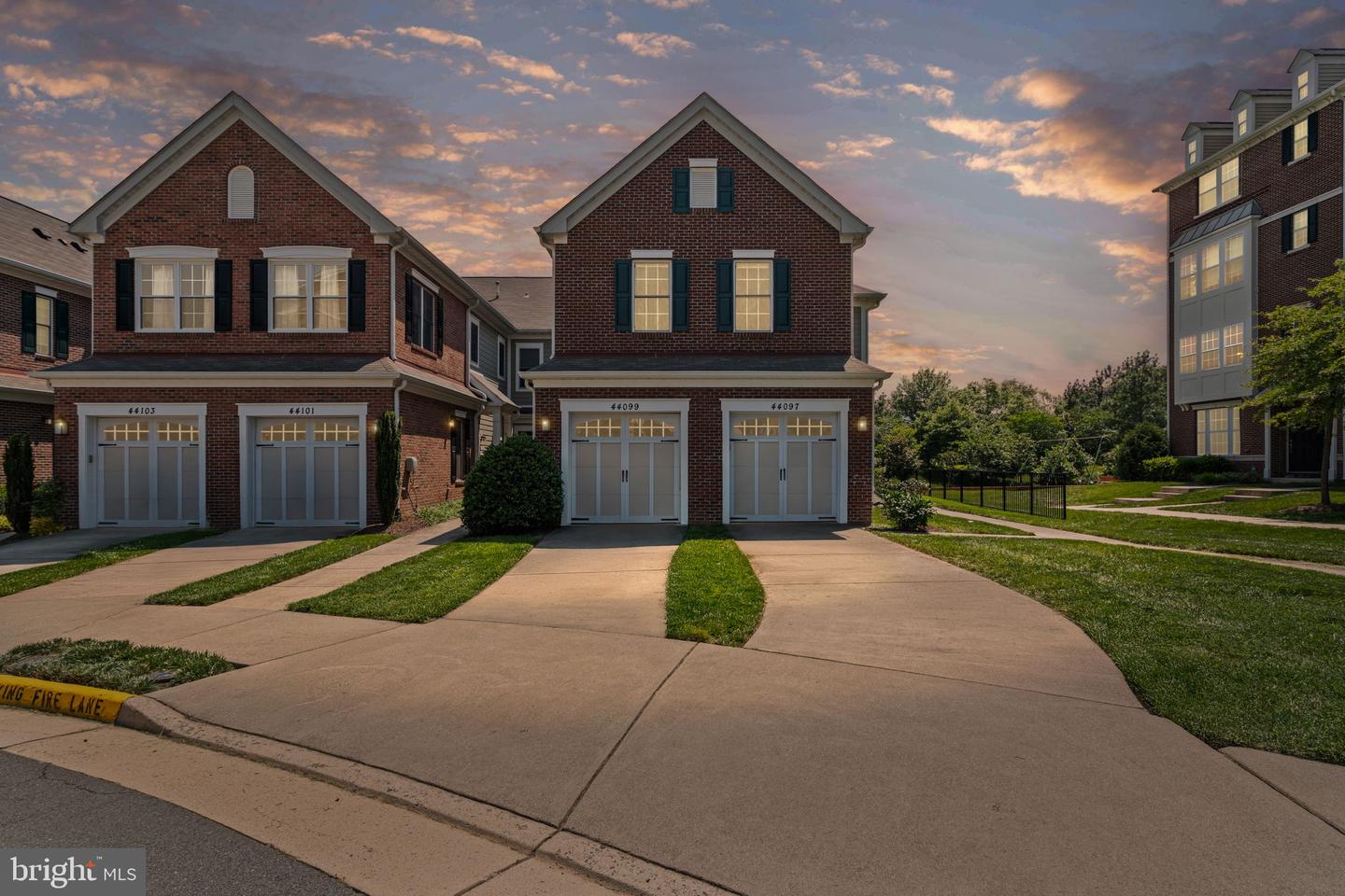 44099 PEIROSA TER, CHANTILLY, Virginia 20152, 4 Bedrooms Bedrooms, ,2 BathroomsBathrooms,Residential,For sale,44099 PEIROSA TER,VALO2098038 MLS # VALO2098038