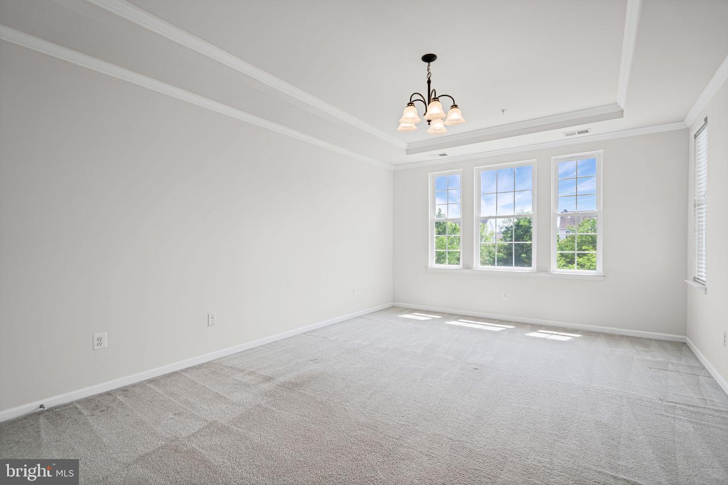 44099 PEIROSA TER, CHANTILLY, Virginia 20152, 4 Bedrooms Bedrooms, ,2 BathroomsBathrooms,Residential,For sale,44099 PEIROSA TER,VALO2098038 MLS # VALO2098038