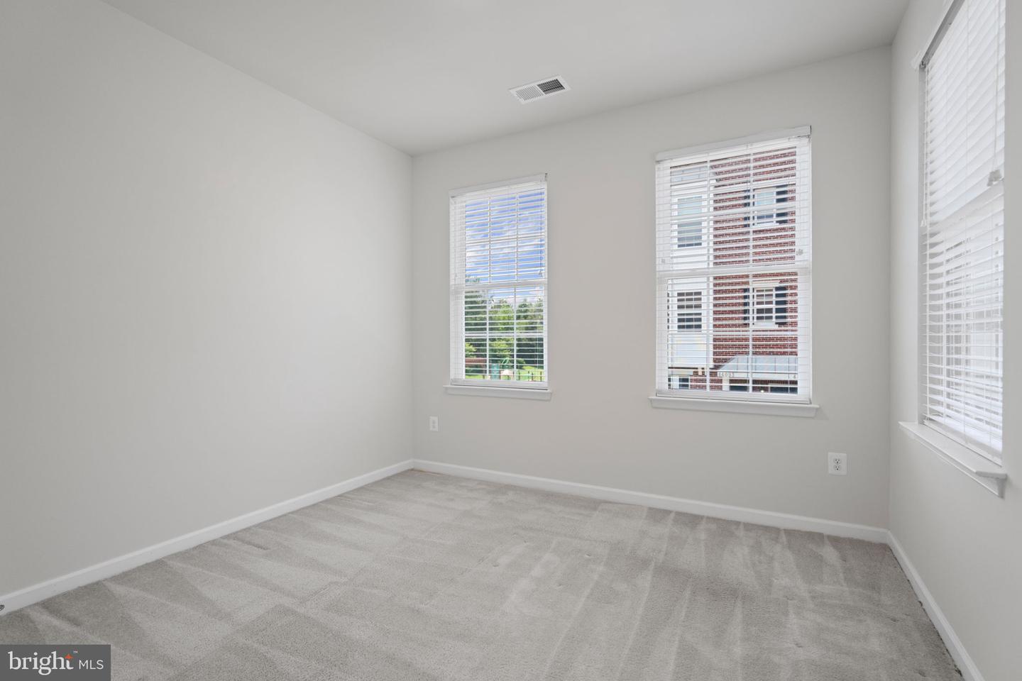 44099 PEIROSA TER, CHANTILLY, Virginia 20152, 4 Bedrooms Bedrooms, ,2 BathroomsBathrooms,Residential,For sale,44099 PEIROSA TER,VALO2098038 MLS # VALO2098038