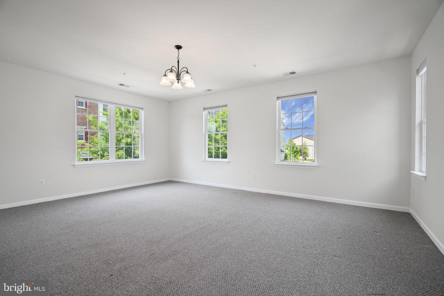 44099 PEIROSA TER, CHANTILLY, Virginia 20152, 4 Bedrooms Bedrooms, ,2 BathroomsBathrooms,Residential,For sale,44099 PEIROSA TER,VALO2098038 MLS # VALO2098038