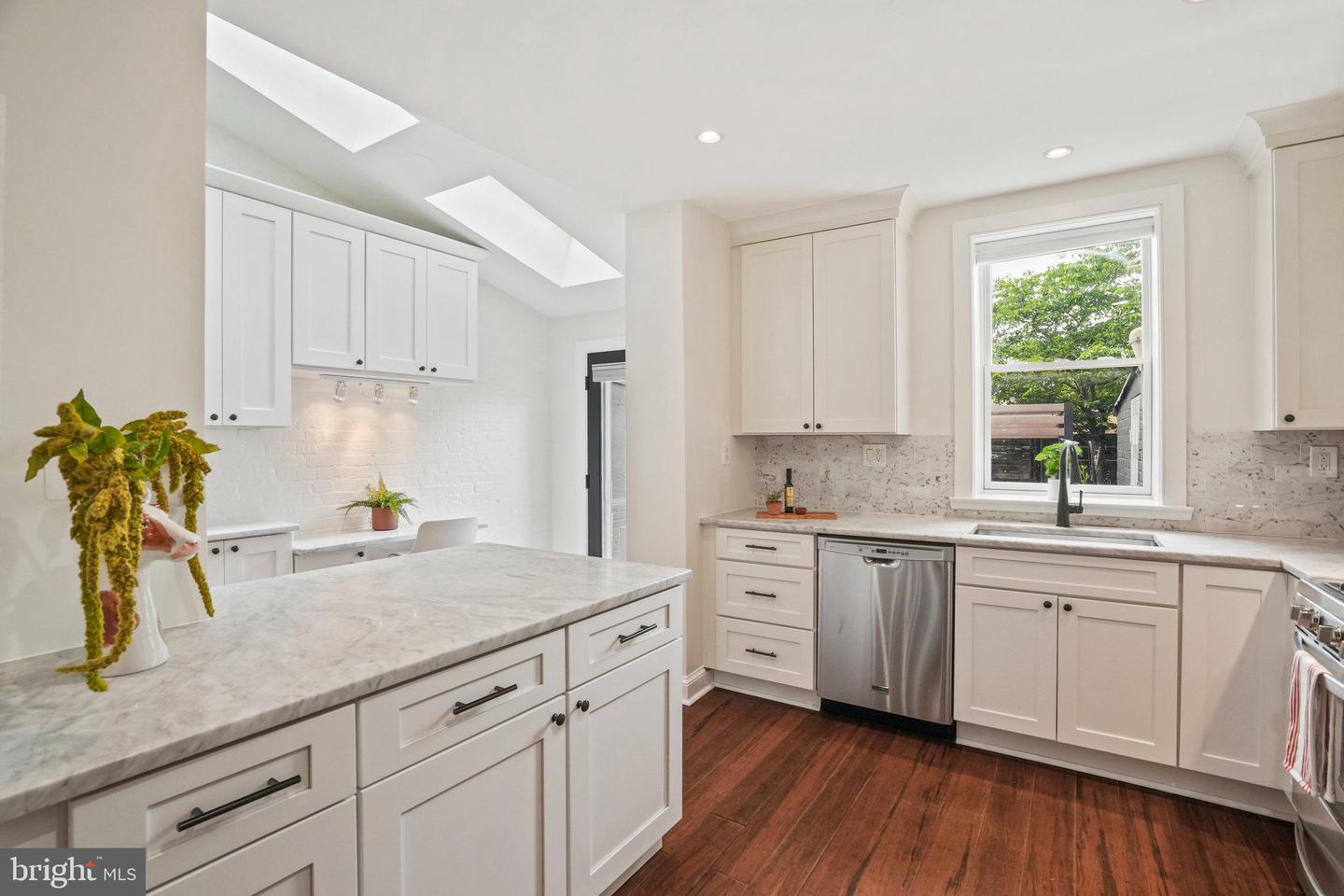531 10TH ST SE, WASHINGTON, District Of Columbia 20003, 3 Bedrooms Bedrooms, ,1 BathroomBathrooms,Residential,For sale,531 10TH ST SE,DCDC2202804 MLS # DCDC2202804