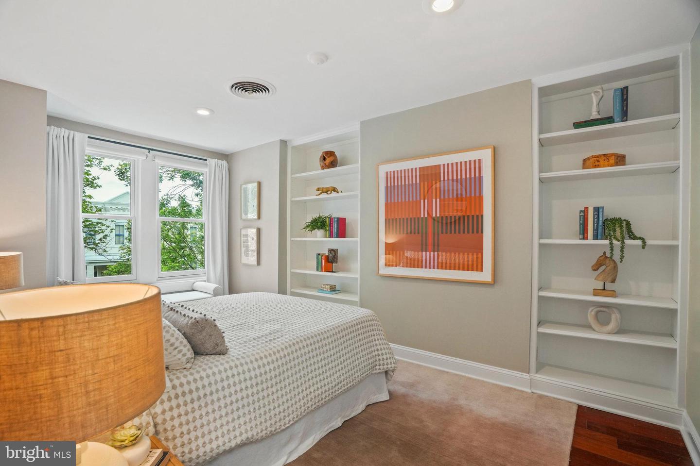 531 10TH ST SE, WASHINGTON, District Of Columbia 20003, 3 Bedrooms Bedrooms, ,1 BathroomBathrooms,Residential,For sale,531 10TH ST SE,DCDC2202804 MLS # DCDC2202804
