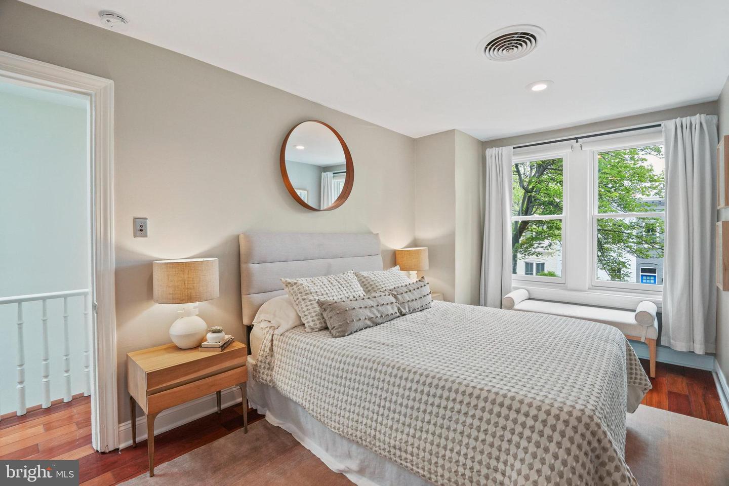 531 10TH ST SE, WASHINGTON, District Of Columbia 20003, 3 Bedrooms Bedrooms, ,1 BathroomBathrooms,Residential,For sale,531 10TH ST SE,DCDC2202804 MLS # DCDC2202804