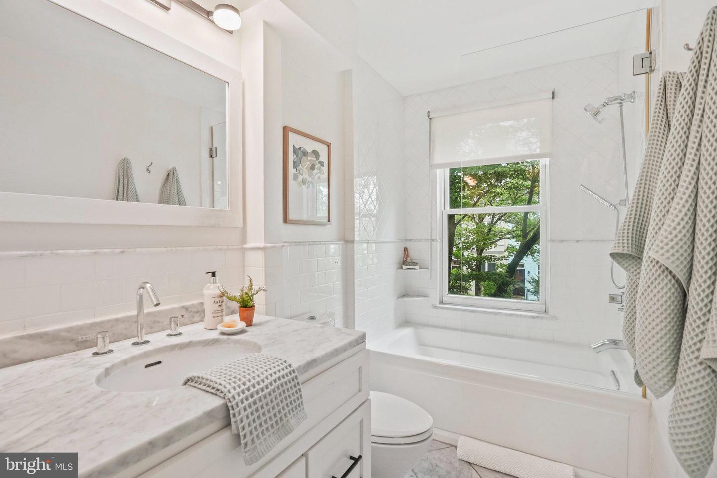 531 10TH ST SE, WASHINGTON, District Of Columbia 20003, 3 Bedrooms Bedrooms, ,1 BathroomBathrooms,Residential,For sale,531 10TH ST SE,DCDC2202804 MLS # DCDC2202804
