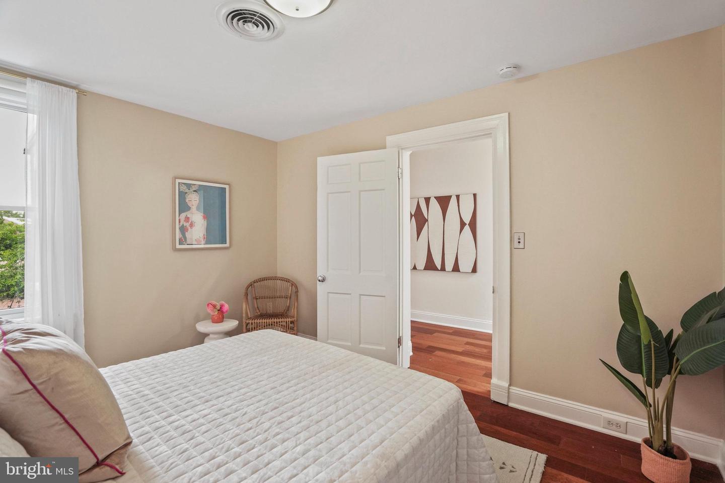 531 10TH ST SE, WASHINGTON, District Of Columbia 20003, 3 Bedrooms Bedrooms, ,1 BathroomBathrooms,Residential,For sale,531 10TH ST SE,DCDC2202804 MLS # DCDC2202804