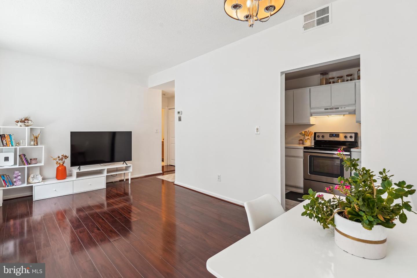 2630 ADAMS MILL RD NW #302, WASHINGTON, District Of Columbia 20009, 1 Bedroom Bedrooms, ,1 BathroomBathrooms,Residential,For sale,2630 ADAMS MILL RD NW #302,DCDC2202592 MLS # DCDC2202592