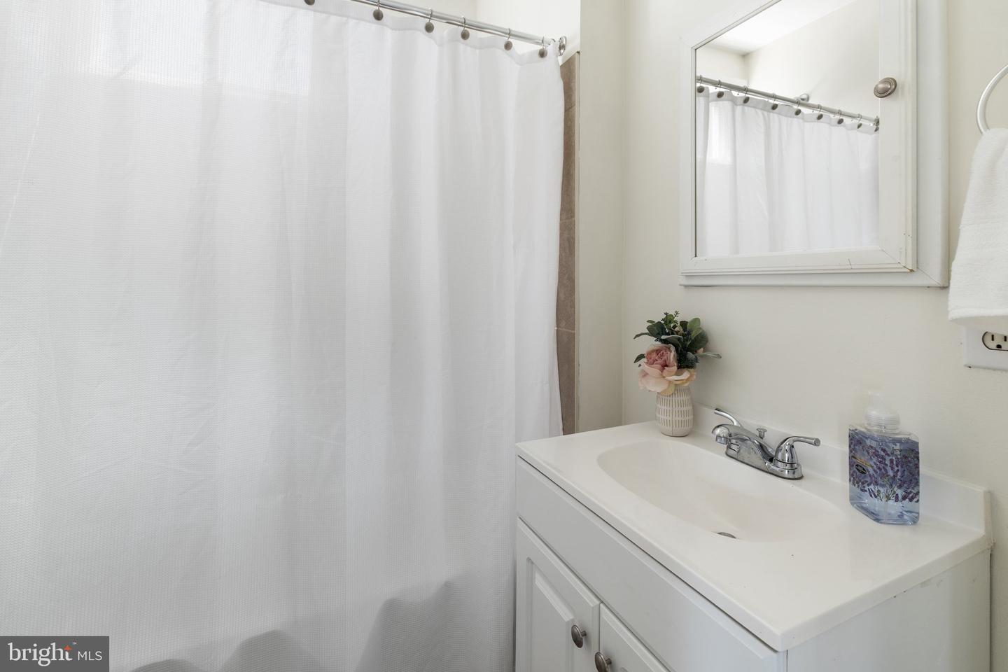 2514 4TH AVE, RICHMOND, Virginia 23222, 3 Bedrooms Bedrooms, 8 Rooms Rooms,1 BathroomBathrooms,Residential,For sale,2514 4TH AVE,VARC2000684 MLS # VARC2000684