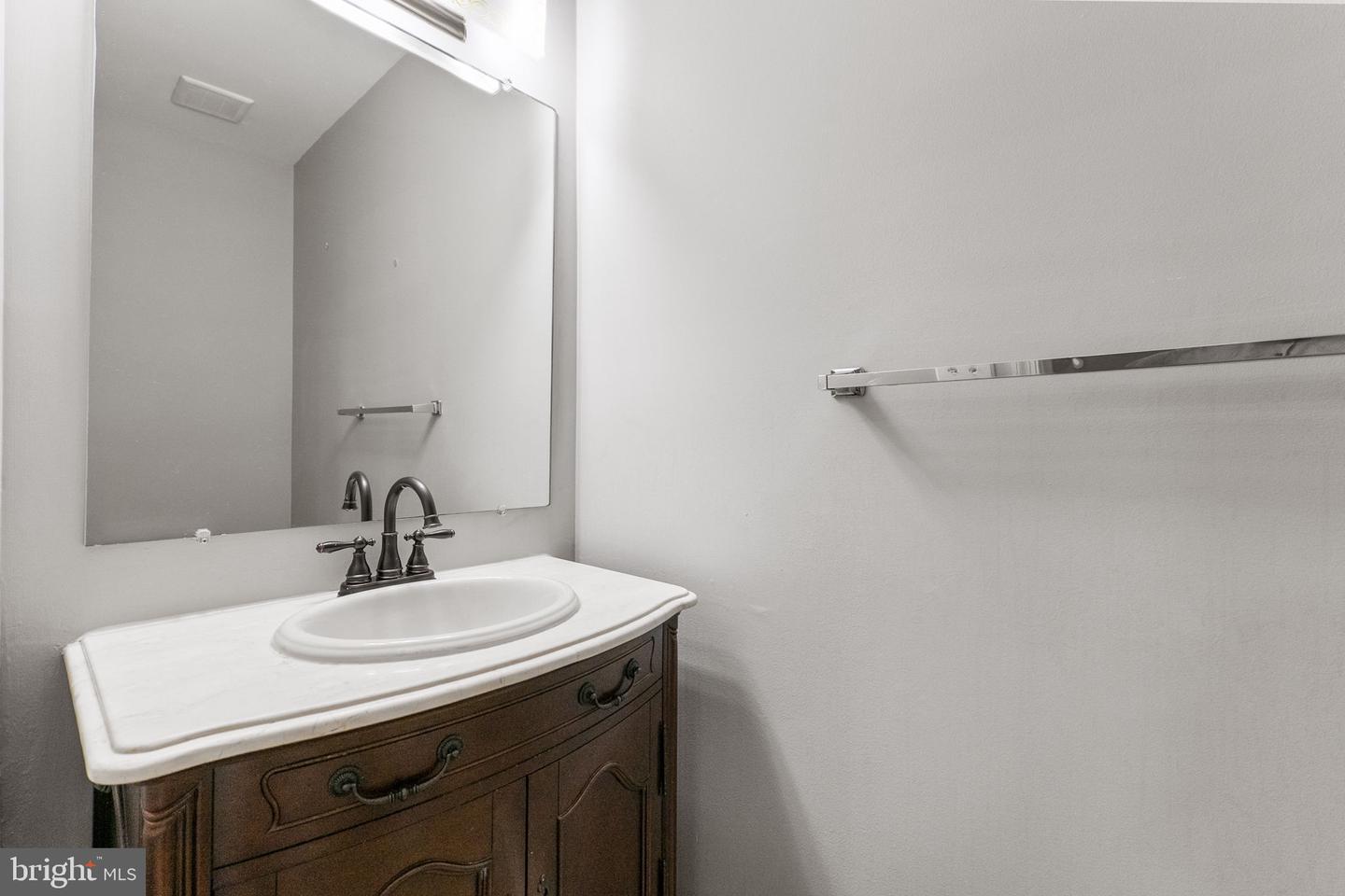 3945 TALLOW TREE PL, FAIRFAX, Virginia 22033, 4 Bedrooms Bedrooms, ,3 BathroomsBathrooms,Residential,For sale,3945 TALLOW TREE PL,VAFX2243742 MLS # VAFX2243742