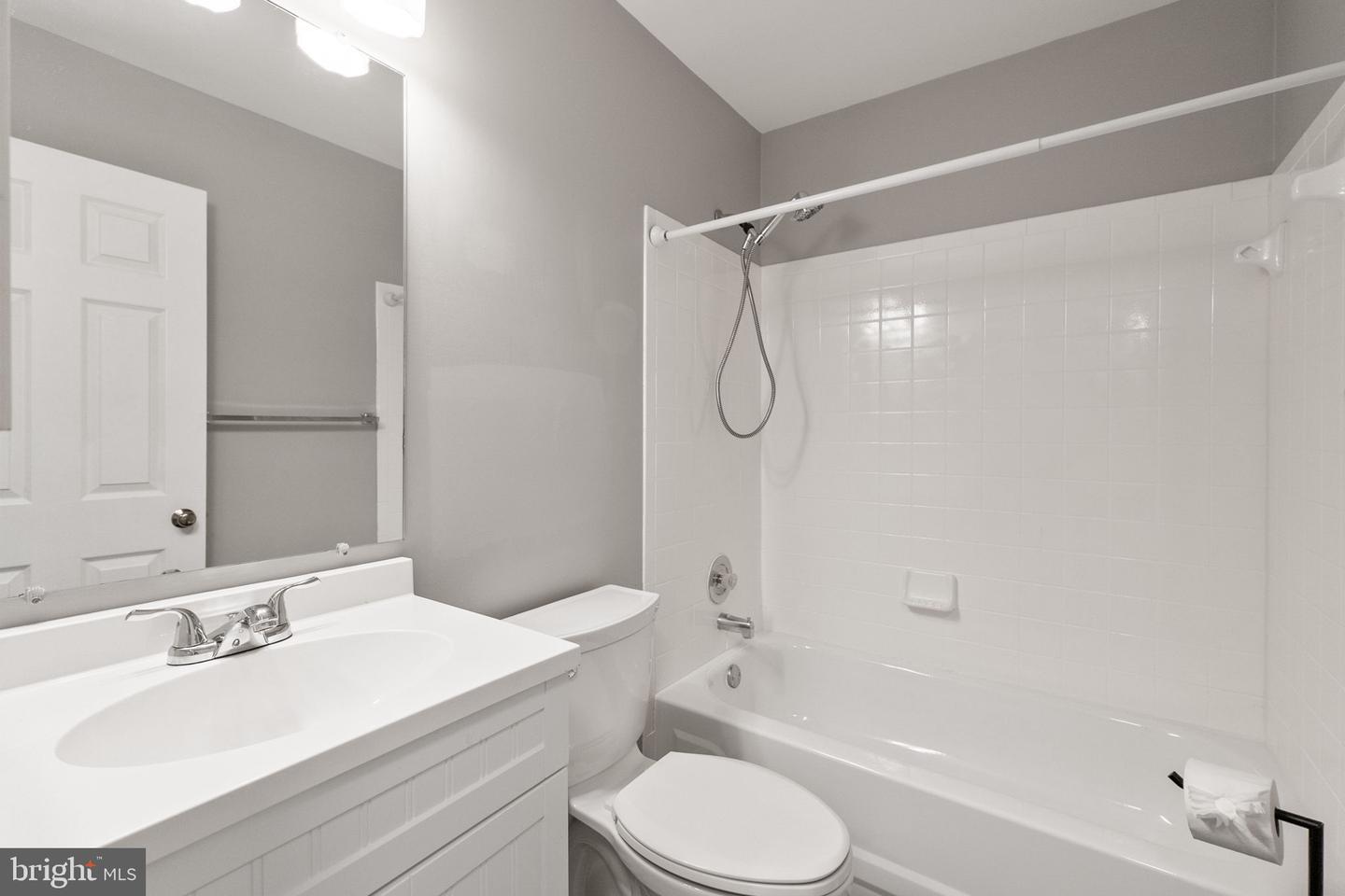 3945 TALLOW TREE PL, FAIRFAX, Virginia 22033, 4 Bedrooms Bedrooms, ,3 BathroomsBathrooms,Residential,For sale,3945 TALLOW TREE PL,VAFX2243742 MLS # VAFX2243742