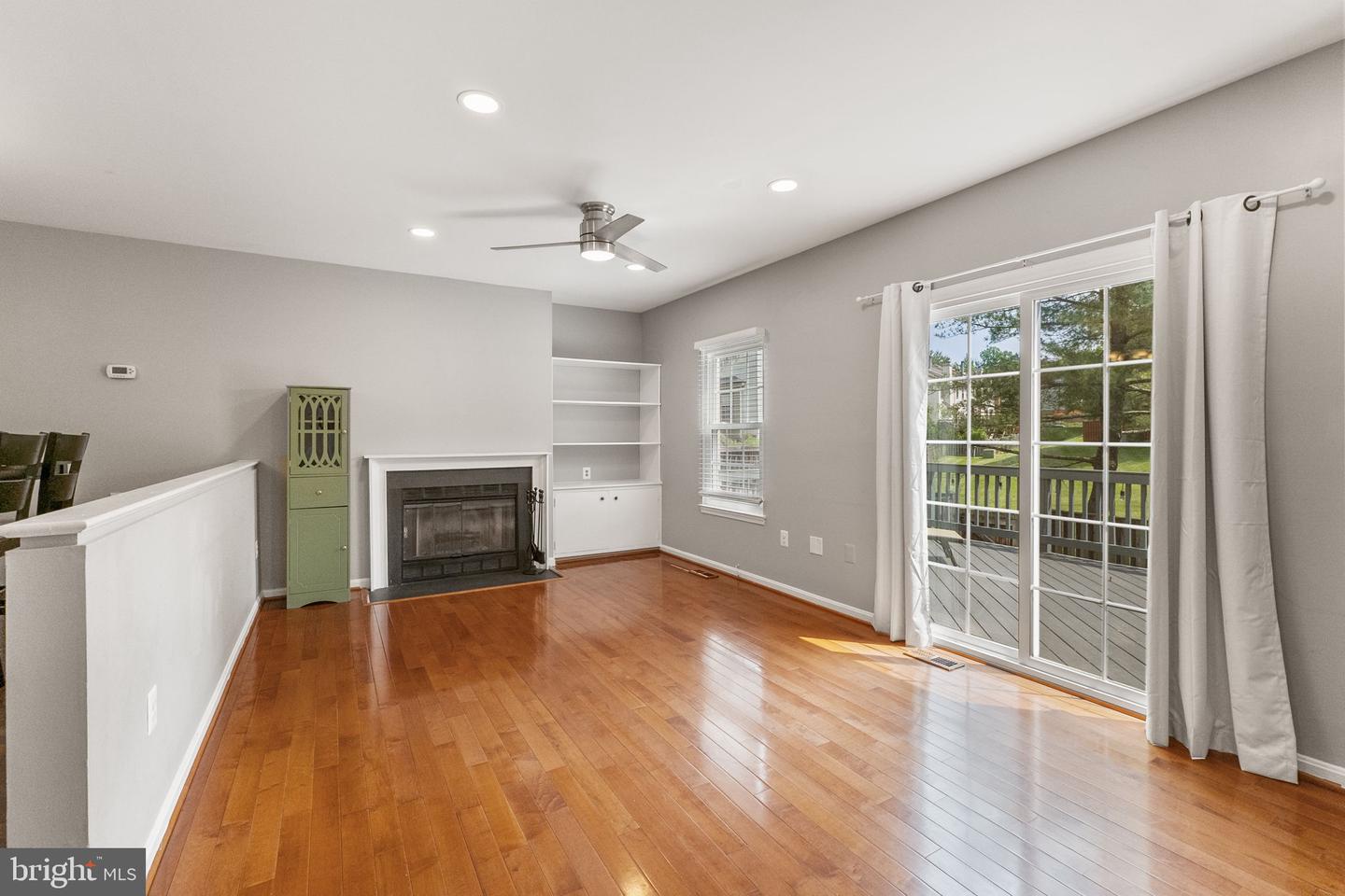 3945 TALLOW TREE PL, FAIRFAX, Virginia 22033, 4 Bedrooms Bedrooms, ,3 BathroomsBathrooms,Residential,For sale,3945 TALLOW TREE PL,VAFX2243742 MLS # VAFX2243742