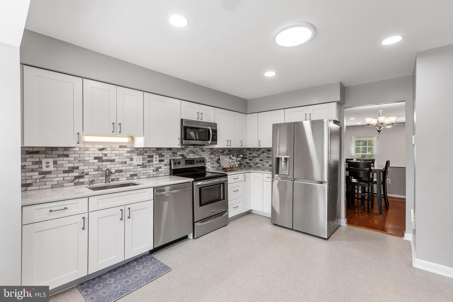 3945 TALLOW TREE PL, FAIRFAX, Virginia 22033, 4 Bedrooms Bedrooms, ,3 BathroomsBathrooms,Residential,For sale,3945 TALLOW TREE PL,VAFX2243742 MLS # VAFX2243742