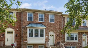3945 TALLOW TREE PL, FAIRFAX, Virginia 22033, 4 Bedrooms Bedrooms, ,3 BathroomsBathrooms,Residential,For sale,3945 TALLOW TREE PL,VAFX2243742 MLS # VAFX2243742