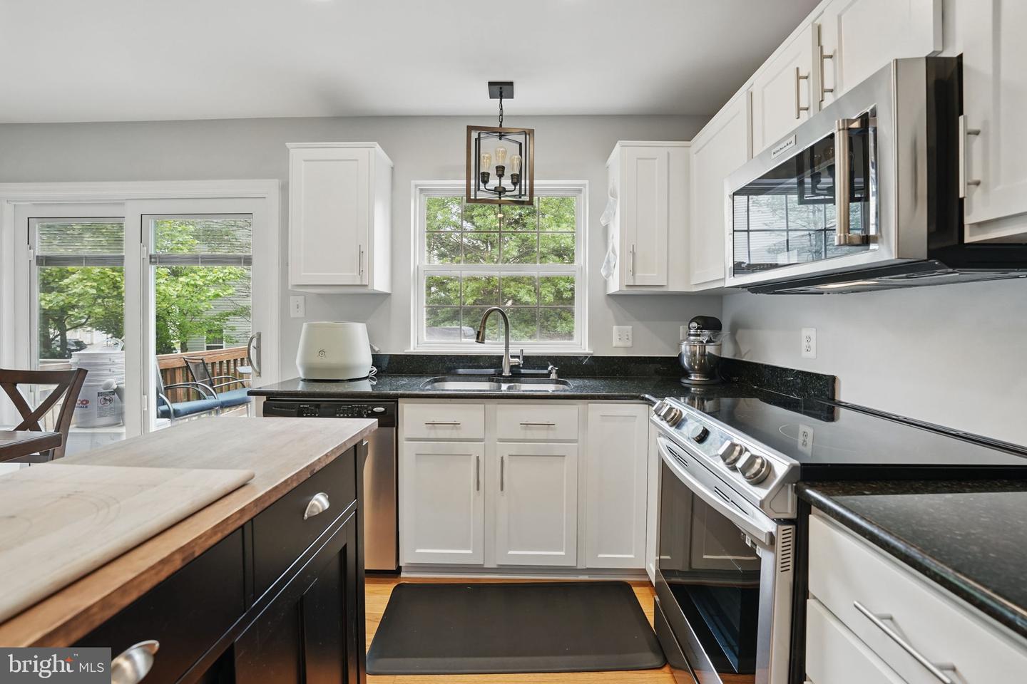 6383 MICHAEL ROBERT DR, SPRINGFIELD, Virginia 22150, 2 Bedrooms Bedrooms, ,2 BathroomsBathrooms,Residential,For sale,6383 MICHAEL ROBERT DR,VAFX2243852 MLS # VAFX2243852