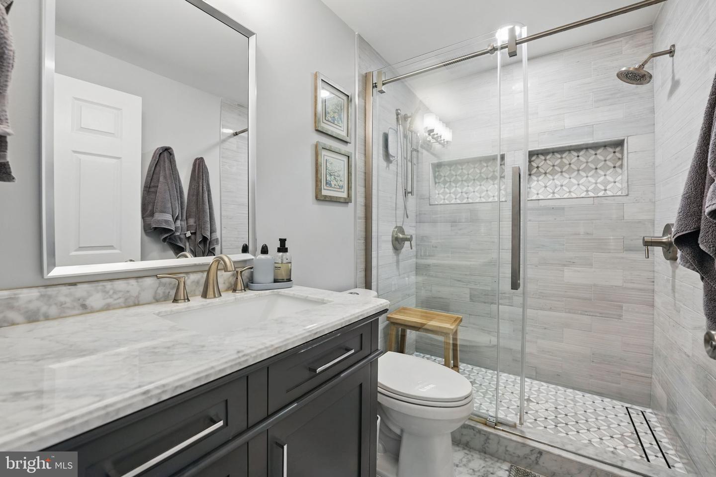 6383 MICHAEL ROBERT DR, SPRINGFIELD, Virginia 22150, 2 Bedrooms Bedrooms, ,2 BathroomsBathrooms,Residential,For sale,6383 MICHAEL ROBERT DR,VAFX2243852 MLS # VAFX2243852