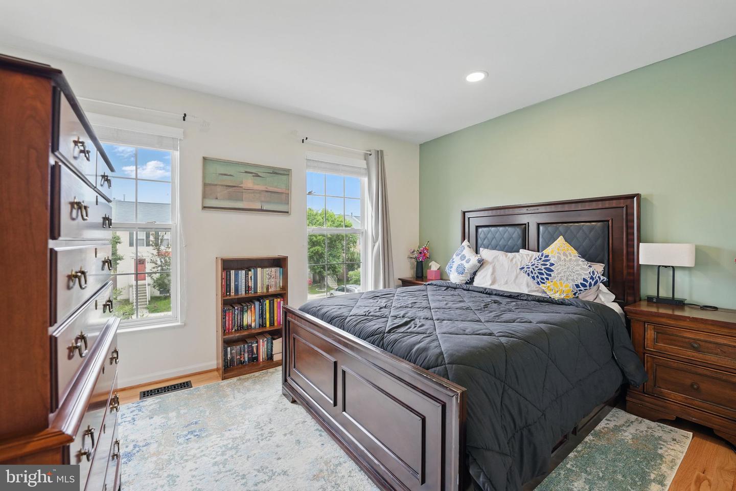 6383 MICHAEL ROBERT DR, SPRINGFIELD, Virginia 22150, 2 Bedrooms Bedrooms, ,2 BathroomsBathrooms,Residential,For sale,6383 MICHAEL ROBERT DR,VAFX2243852 MLS # VAFX2243852