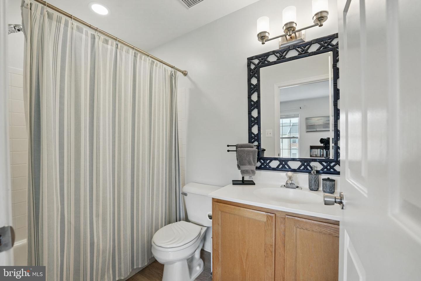 6383 MICHAEL ROBERT DR, SPRINGFIELD, Virginia 22150, 2 Bedrooms Bedrooms, ,2 BathroomsBathrooms,Residential,For sale,6383 MICHAEL ROBERT DR,VAFX2243852 MLS # VAFX2243852