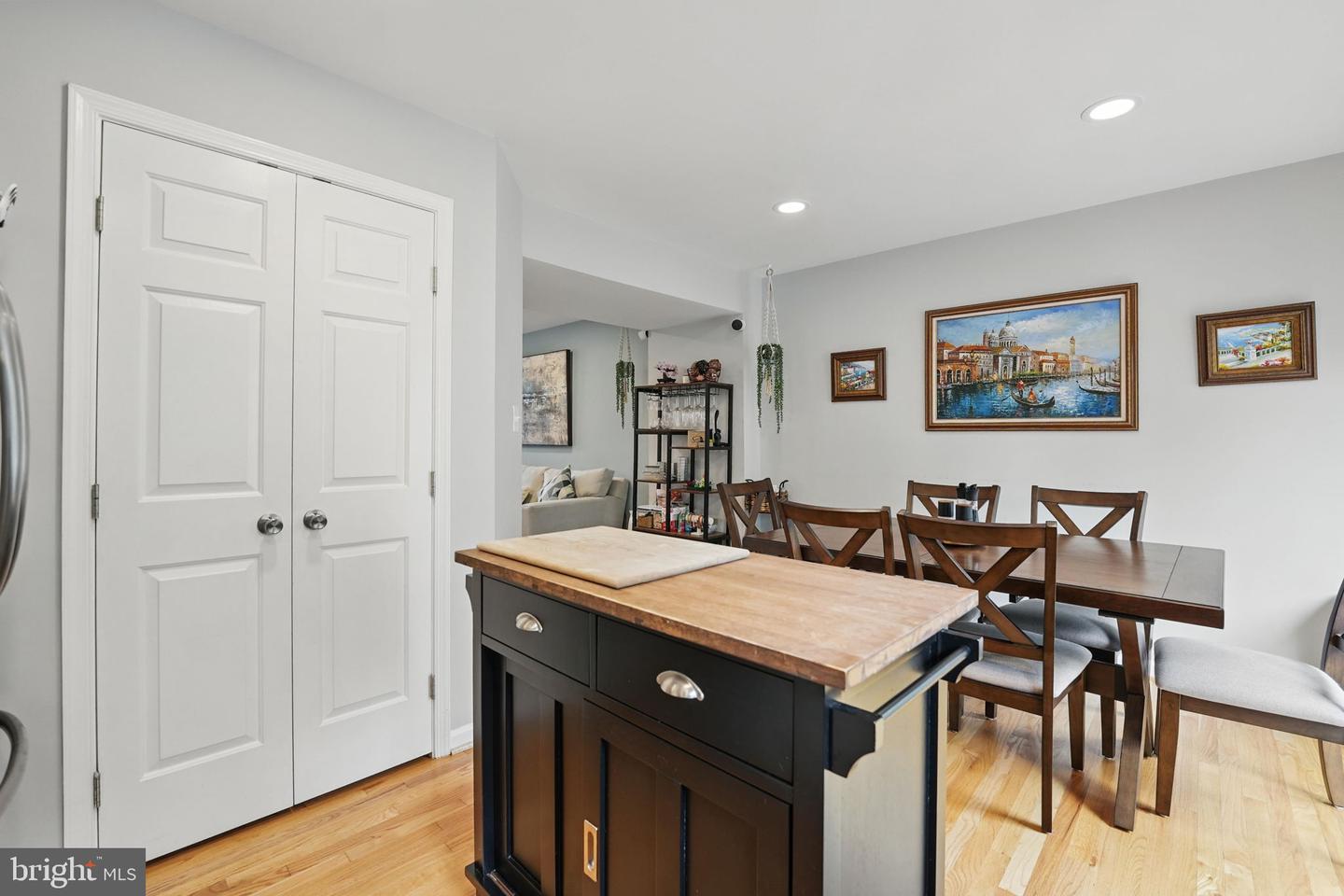 6383 MICHAEL ROBERT DR, SPRINGFIELD, Virginia 22150, 2 Bedrooms Bedrooms, ,2 BathroomsBathrooms,Residential,For sale,6383 MICHAEL ROBERT DR,VAFX2243852 MLS # VAFX2243852