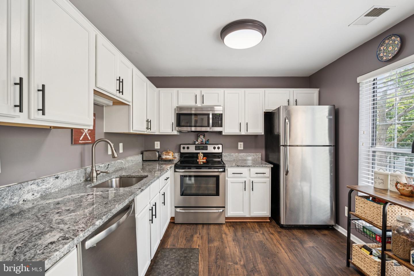 11193 RIENZI PL #203, MANASSAS, Virginia 20109, 2 Bedrooms Bedrooms, ,2 BathroomsBathrooms,Residential,For sale,11193 RIENZI PL #203,VAPW2095776 MLS # VAPW2095776