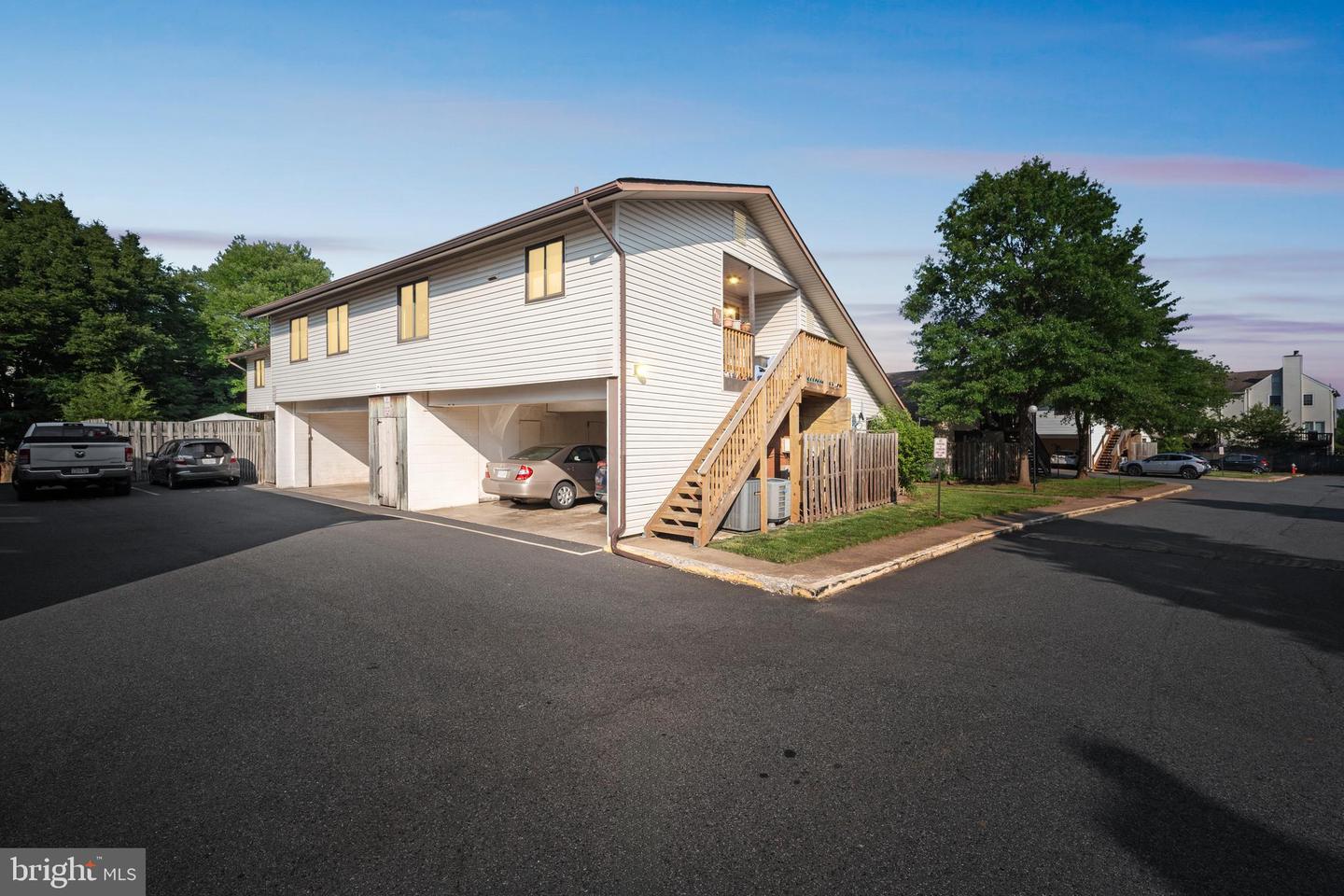 4115 MEADOWLAND CT #CT 8, CHANTILLY, Virginia 20151, 2 Bedrooms Bedrooms, ,1 BathroomBathrooms,Residential,For sale,4115 MEADOWLAND CT #CT 8,VAFX2243876 MLS # VAFX2243876