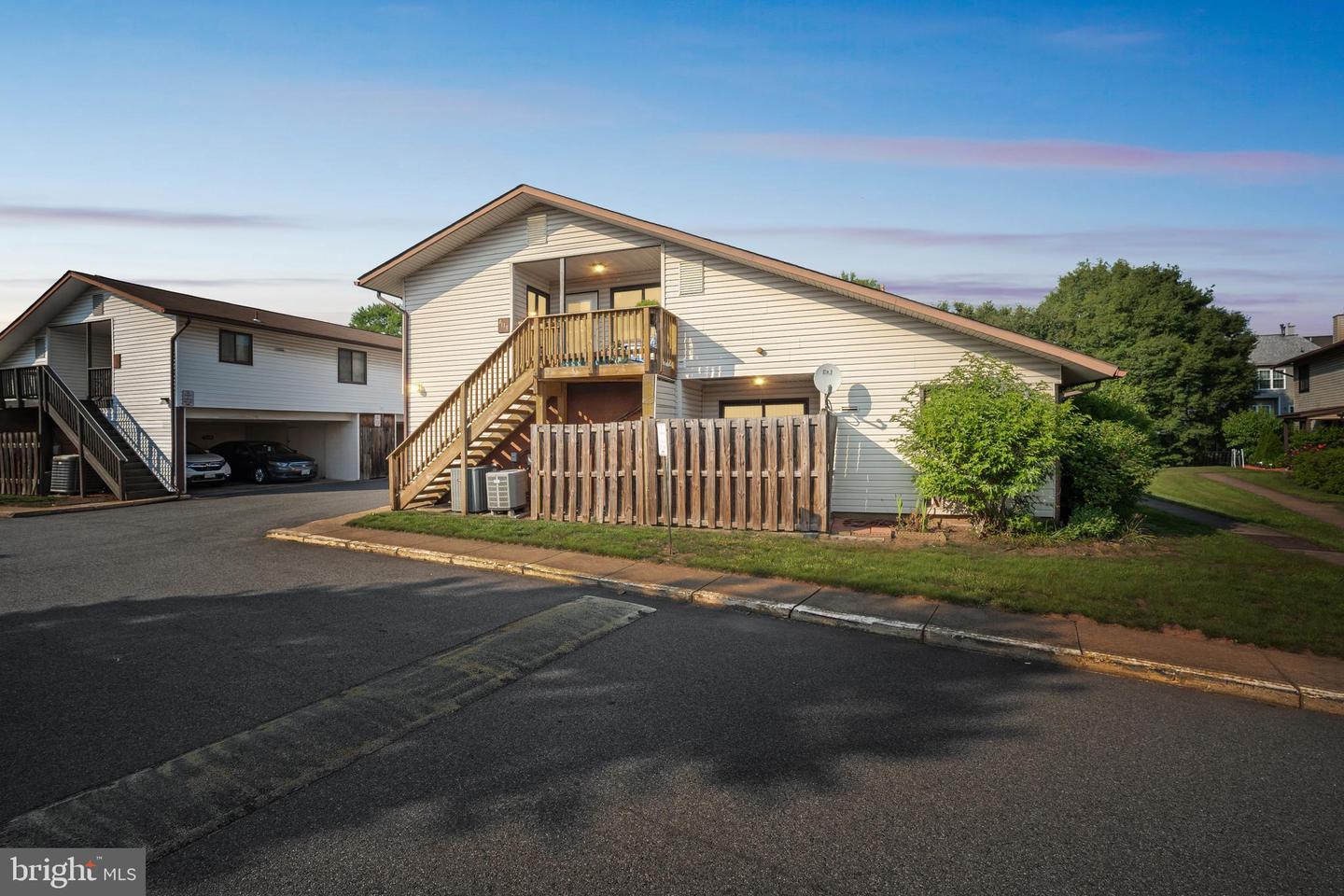 4115 MEADOWLAND CT #CT 8, CHANTILLY, Virginia 20151, 2 Bedrooms Bedrooms, ,1 BathroomBathrooms,Residential,For sale,4115 MEADOWLAND CT #CT 8,VAFX2243876 MLS # VAFX2243876