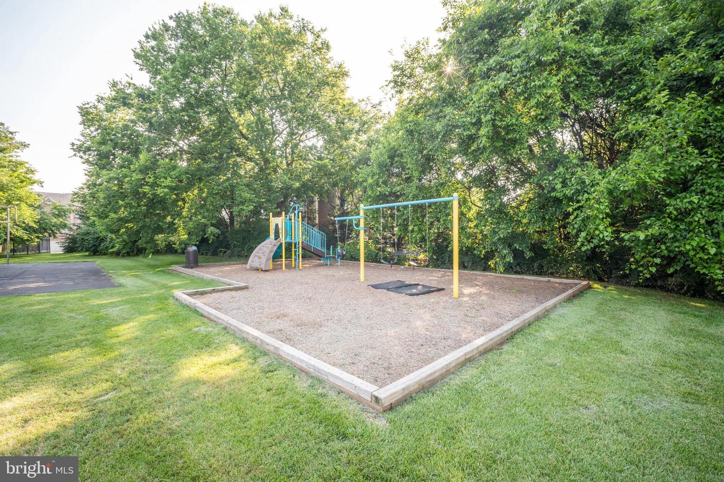 4115 MEADOWLAND CT #CT 8, CHANTILLY, Virginia 20151, 2 Bedrooms Bedrooms, ,1 BathroomBathrooms,Residential,For sale,4115 MEADOWLAND CT #CT 8,VAFX2243876 MLS # VAFX2243876