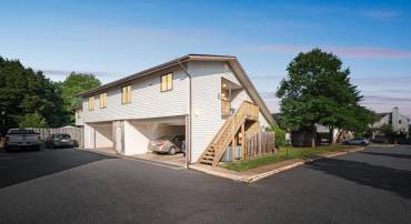 4115 MEADOWLAND CT #CT 8, CHANTILLY, Virginia 20151, 2 Bedrooms Bedrooms, ,1 BathroomBathrooms,Residential,For sale,4115 MEADOWLAND CT #CT 8,VAFX2243876 MLS # VAFX2243876