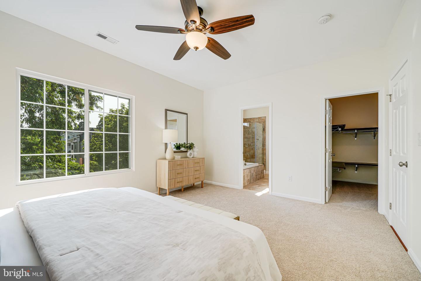 1812 N CULPEPER ST, ARLINGTON, Virginia 22207, 5 Bedrooms Bedrooms, ,3 BathroomsBathrooms,Residential,For sale,1812 N CULPEPER ST,VAAR2058352 MLS # VAAR2058352