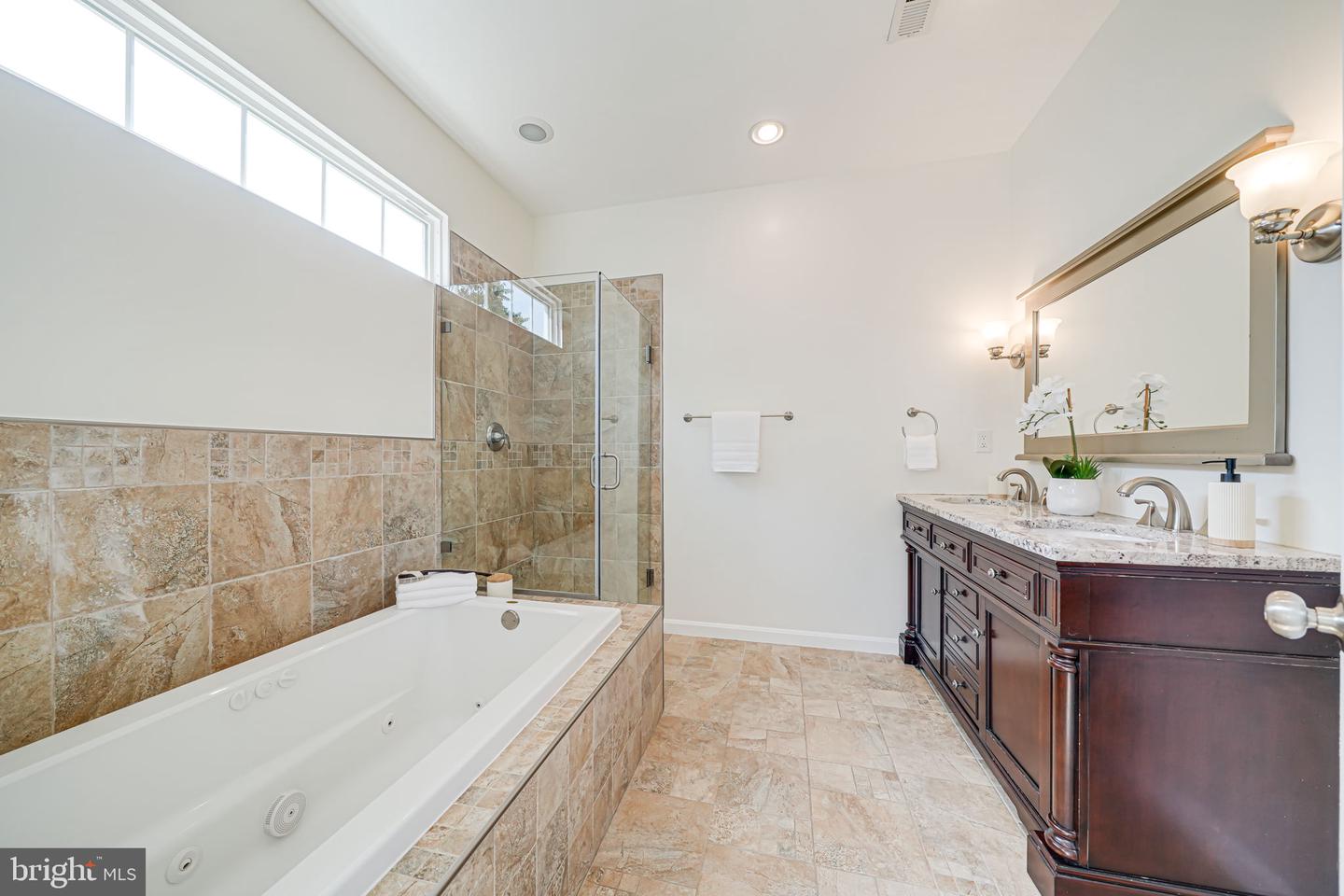 1812 N CULPEPER ST, ARLINGTON, Virginia 22207, 5 Bedrooms Bedrooms, ,3 BathroomsBathrooms,Residential,For sale,1812 N CULPEPER ST,VAAR2058352 MLS # VAAR2058352