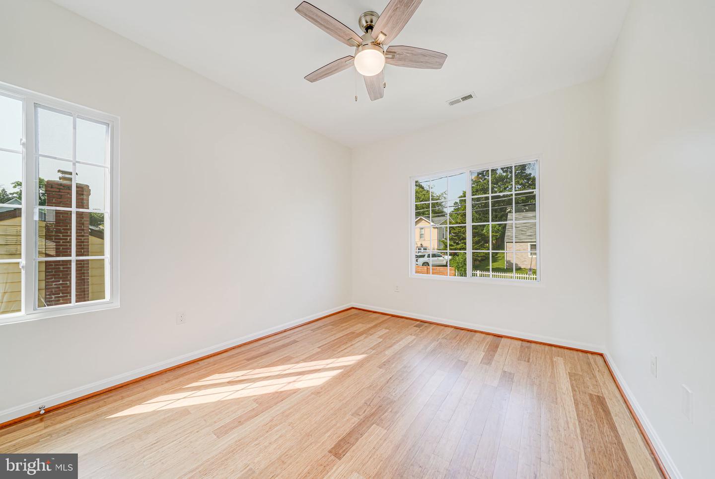 1812 N CULPEPER ST, ARLINGTON, Virginia 22207, 5 Bedrooms Bedrooms, ,3 BathroomsBathrooms,Residential,For sale,1812 N CULPEPER ST,VAAR2058352 MLS # VAAR2058352