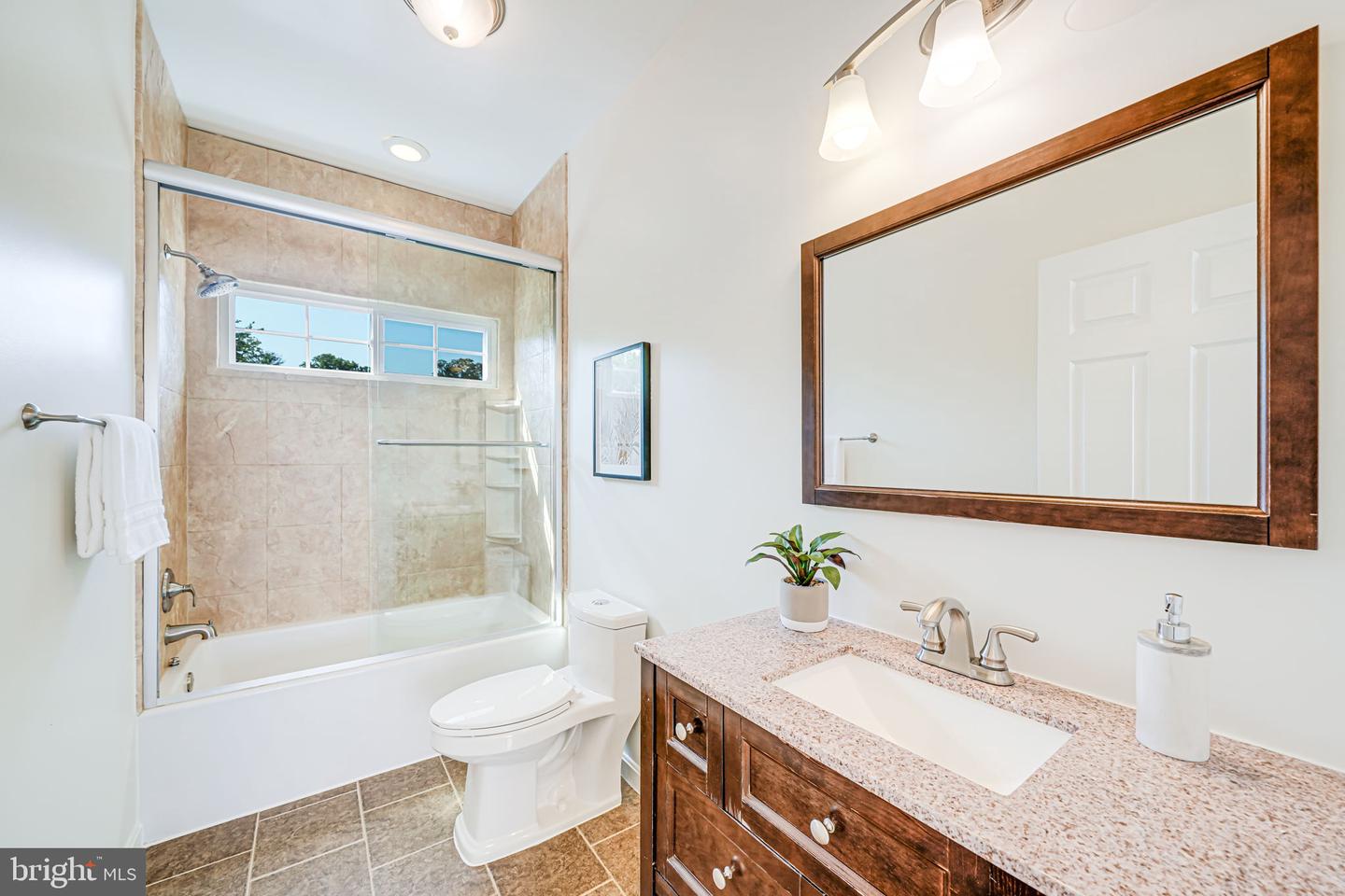 1812 N CULPEPER ST, ARLINGTON, Virginia 22207, 5 Bedrooms Bedrooms, ,3 BathroomsBathrooms,Residential,For sale,1812 N CULPEPER ST,VAAR2058352 MLS # VAAR2058352