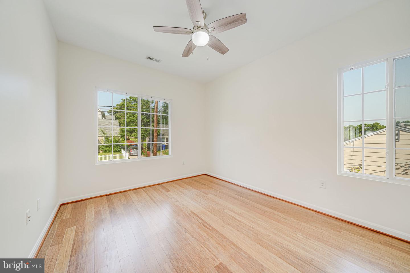 1812 N CULPEPER ST, ARLINGTON, Virginia 22207, 5 Bedrooms Bedrooms, ,3 BathroomsBathrooms,Residential,For sale,1812 N CULPEPER ST,VAAR2058352 MLS # VAAR2058352