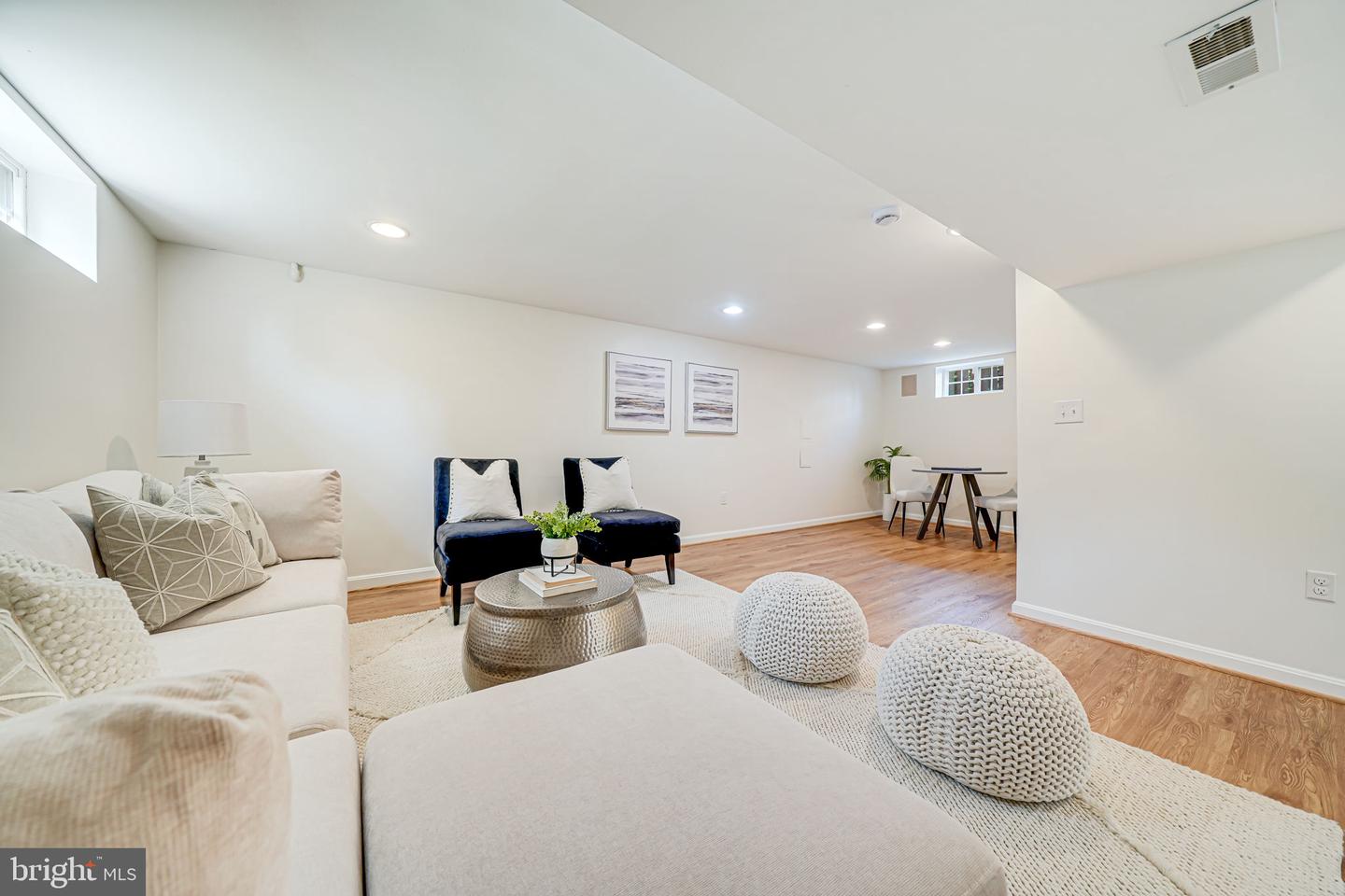 1812 N CULPEPER ST, ARLINGTON, Virginia 22207, 5 Bedrooms Bedrooms, ,3 BathroomsBathrooms,Residential,For sale,1812 N CULPEPER ST,VAAR2058352 MLS # VAAR2058352