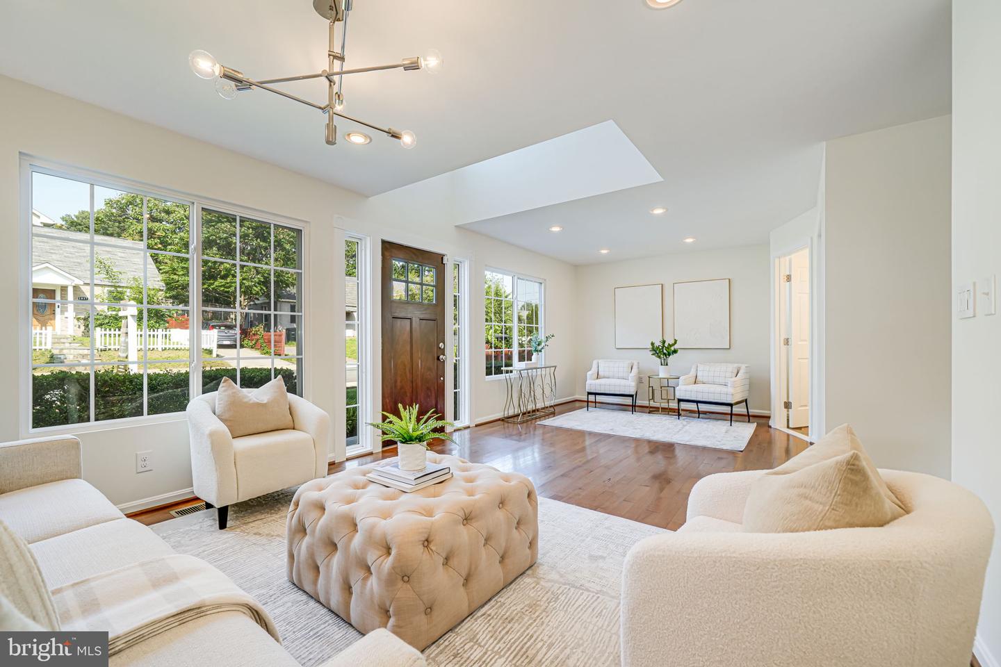 1812 N CULPEPER ST, ARLINGTON, Virginia 22207, 5 Bedrooms Bedrooms, ,3 BathroomsBathrooms,Residential,For sale,1812 N CULPEPER ST,VAAR2058352 MLS # VAAR2058352