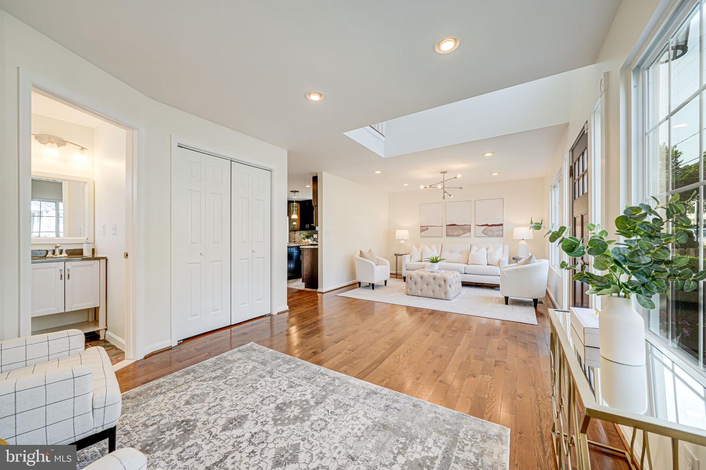 1812 N CULPEPER ST, ARLINGTON, Virginia 22207, 5 Bedrooms Bedrooms, ,3 BathroomsBathrooms,Residential,For sale,1812 N CULPEPER ST,VAAR2058352 MLS # VAAR2058352