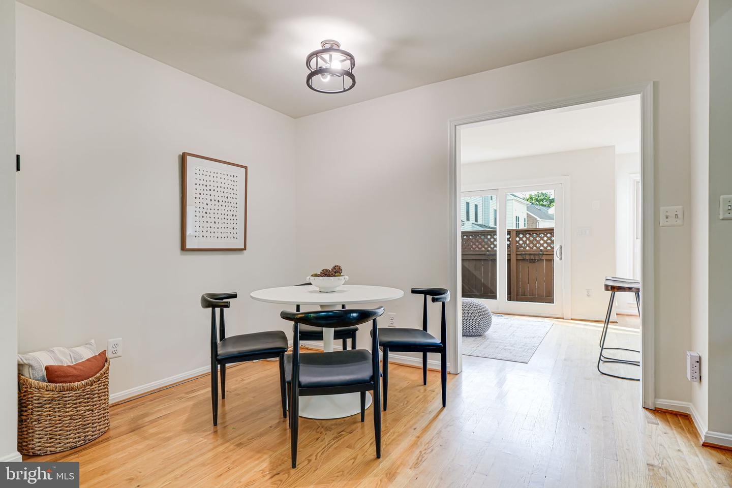 2426 N HAMPTON DR, ALEXANDRIA, Virginia 22311, 3 Bedrooms Bedrooms, ,2 BathroomsBathrooms,Residential,For sale,2426 N HAMPTON DR,VAAX2045838 MLS # VAAX2045838