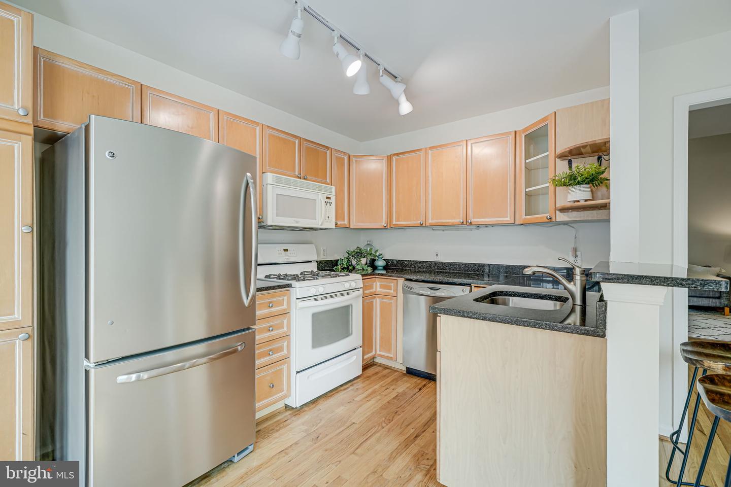 2426 N HAMPTON DR, ALEXANDRIA, Virginia 22311, 3 Bedrooms Bedrooms, ,2 BathroomsBathrooms,Residential,For sale,2426 N HAMPTON DR,VAAX2045838 MLS # VAAX2045838
