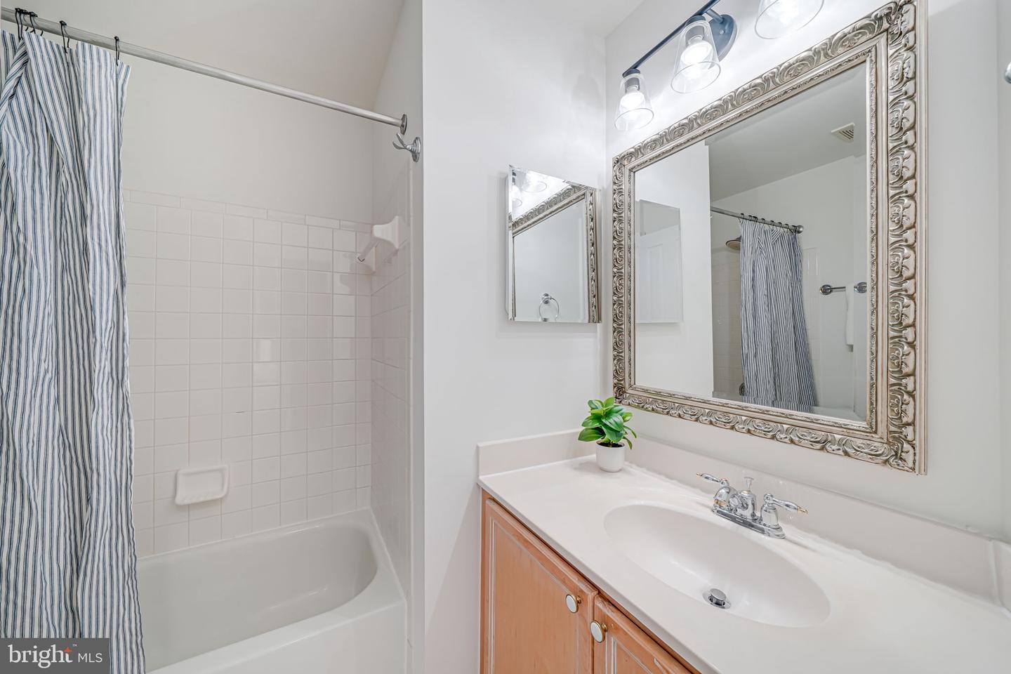 2426 N HAMPTON DR, ALEXANDRIA, Virginia 22311, 3 Bedrooms Bedrooms, ,2 BathroomsBathrooms,Residential,For sale,2426 N HAMPTON DR,VAAX2045838 MLS # VAAX2045838
